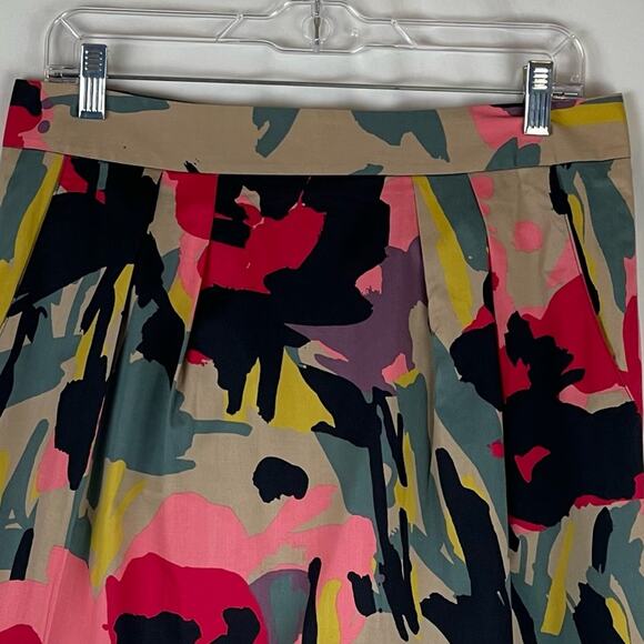 DKNY Bold Abstract Floral Print Office To Date Night Skirt NWOT Size 8 - Picture 3 of 12